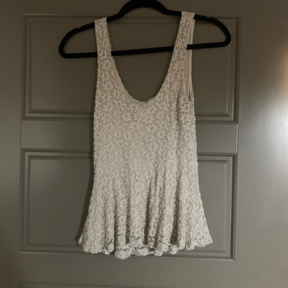 UO Pins & Needles Daisy Peplum Top - Picture 3 of 4